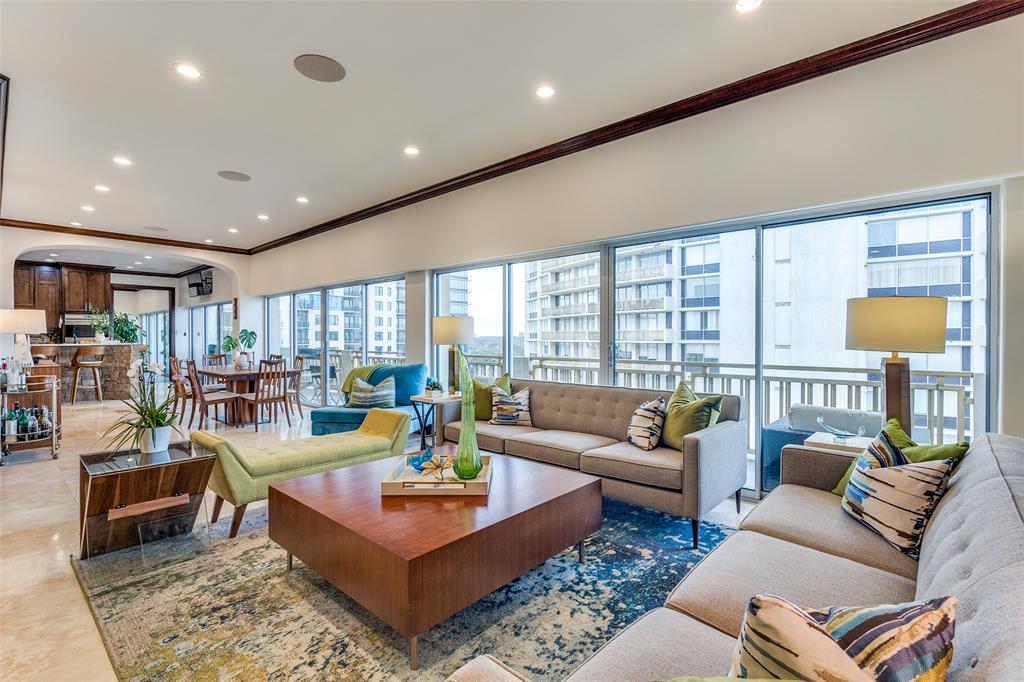 6211 W Northwest Highway G715