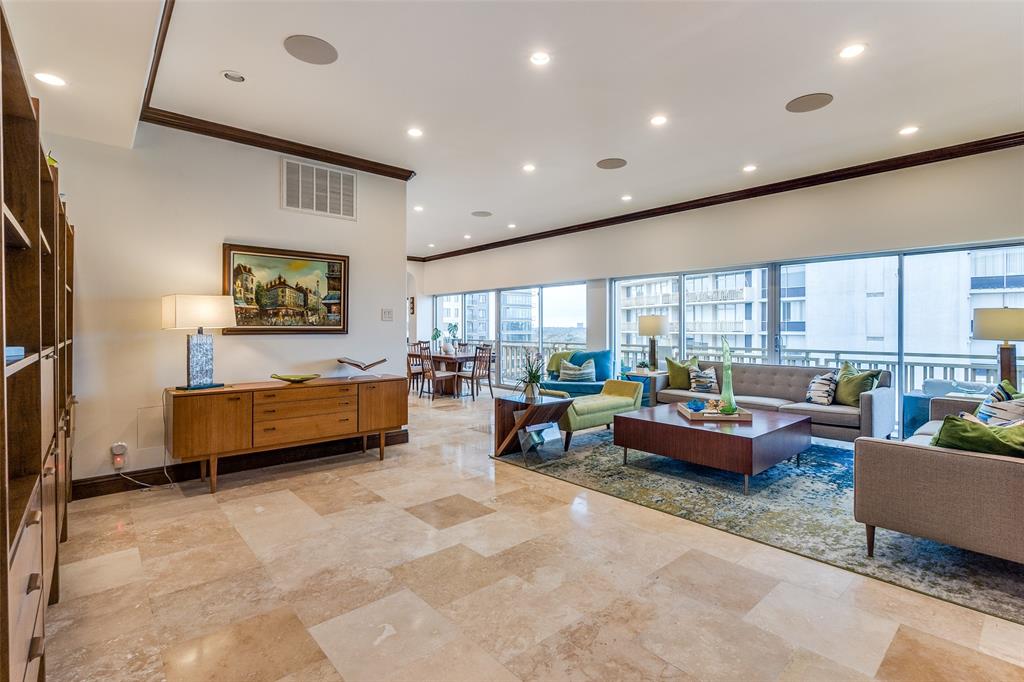 6211 W Northwest Highway G715