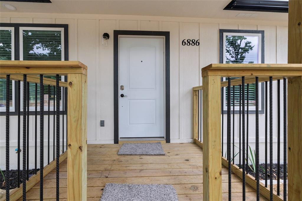 6886 County Road 2550