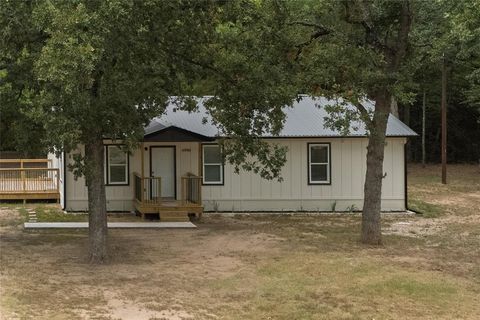 Photo of 6886 County Road 2550, Quinlan, TX 75474 (MLS # 21341625)