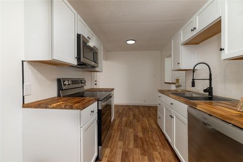 Tiny photo for 6886 County Road 2550, Quinlan, TX 75474 (MLS # 21341625)