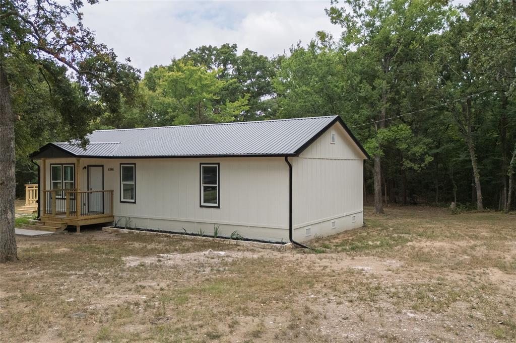6886 County Road 2550