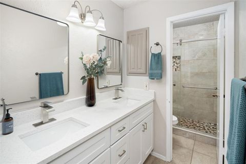 Photo of 333 Melrose Drive #22D, Richardson, TX 75080 (MLS # 21253514)