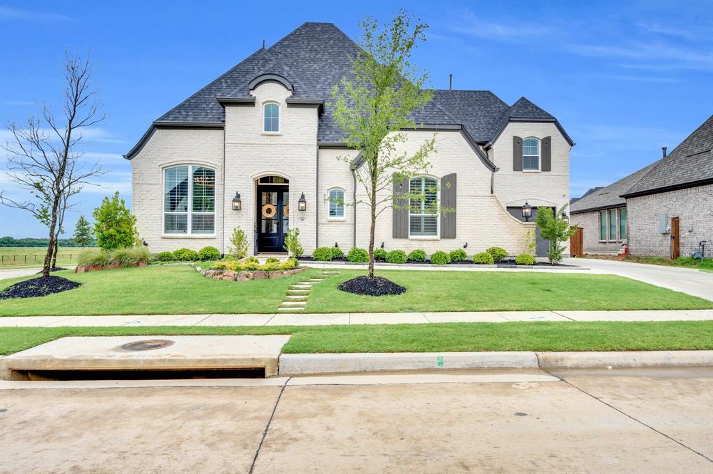 601 Saddle Crest Drive