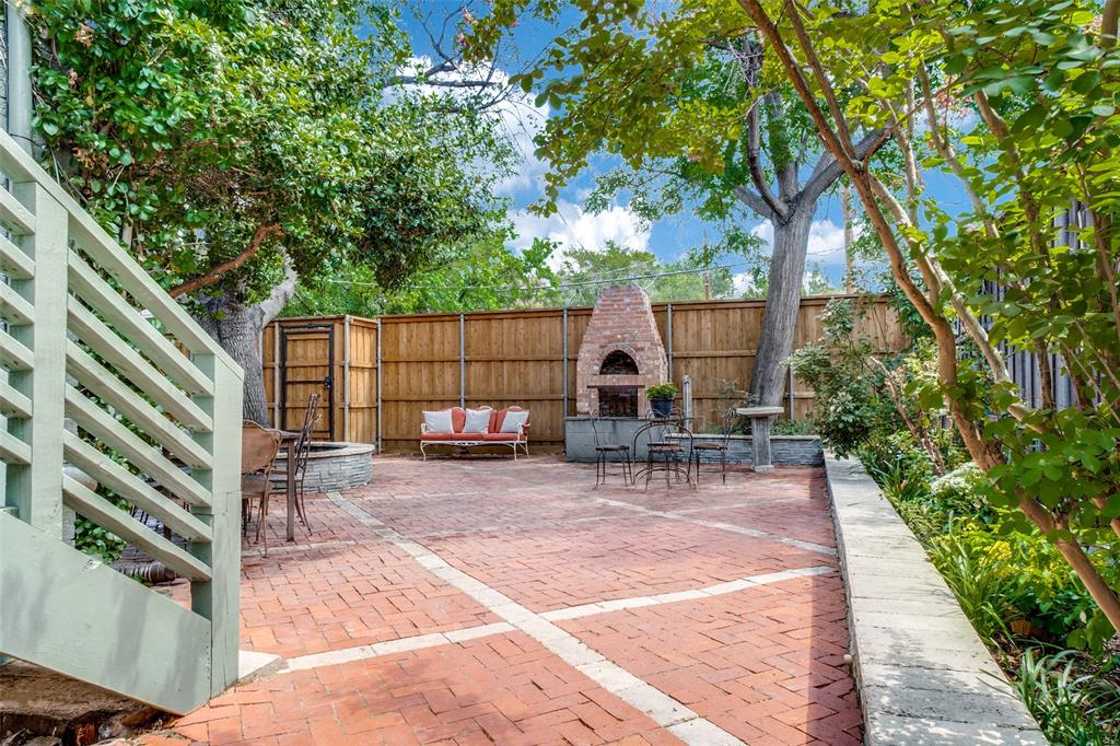 BOWSER & LEMMONS OAKLAWN - Residential Lease