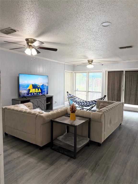 LEISURE LAND - Residential