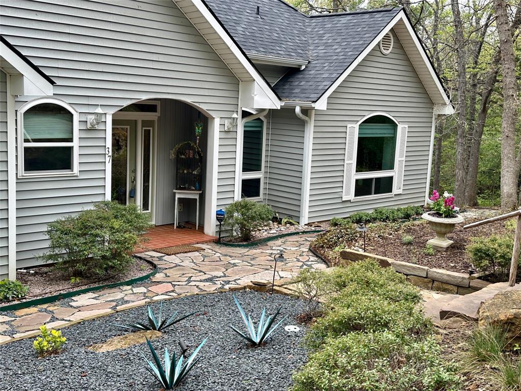 37 Bridlepath Drive
