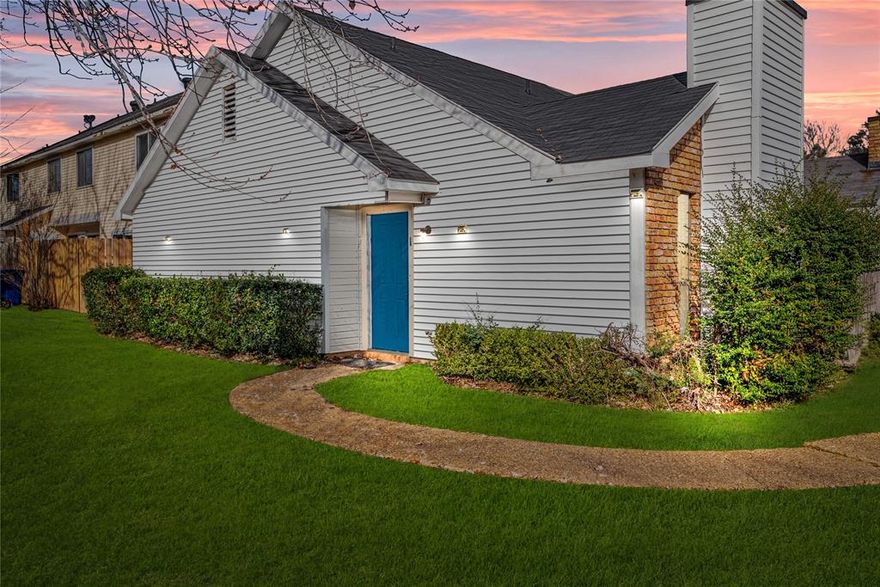 Looking for something low maintenance and modern? Consider this renovated two bedroom townhome located in North Shreveport! Open concept with luxury vinyl flooring throughout. Complementing the light grey neutral paint you'll find an all black gas fireplace in your living space along with modern light fixtures that enhance the overall aesthetic and provides a warm and welcoming atmosphere. The kitchen provides stainless appliances and granite countertops. Just minutes away from downtown Shreveport and I-220 to get to Bossier! Schedule your private showing today!