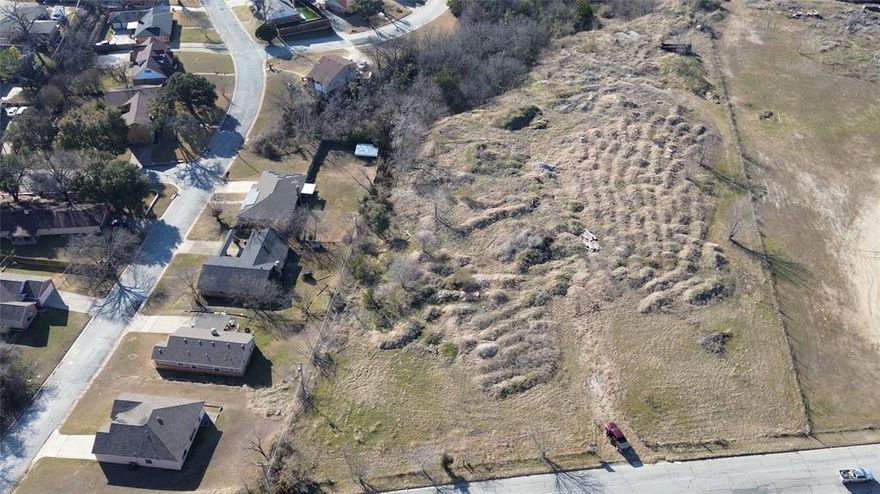 4.2 acres in the heart of the city — a true gem! This expansive lot offers breathtaking downtown Fort Worth views and unlimited potential. Build a custom dream home or subdivide to create multiple residences. Convenient access from Old Mansfield Rd and Briardale Rd makes development easy. Opportunities like this are rare!