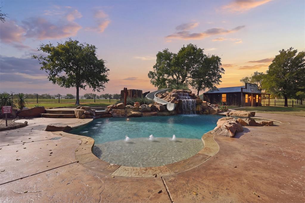 Photo of 3808 FM-68, Wolfe City, TX 75452 (MLS # 21418003)