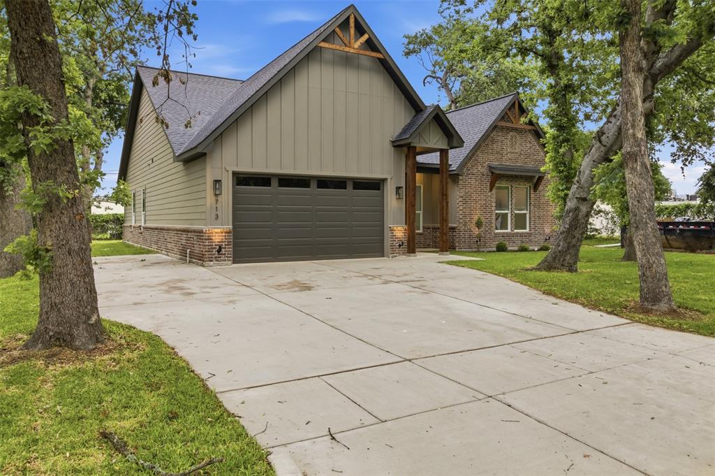 713 Club Oak Drive