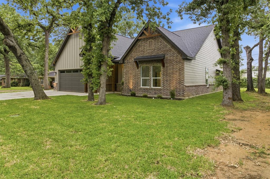 713 Club Oak Drive