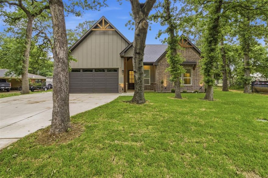 Welcome to 713 Club Oak. This new construction home is on a beautiful established street in River Oaks. The home offers 3 beds, 2 baths with a dedicated office space and an open concept layout with a thoughtfully designed kitchen. The 4th room is set up as an office or could be set up as a bedroom, flexible to the buyers needs. The custom cabinetry throughout the home adds the perfect touch and the quartz and granite counter tops add a great functional element. His and Her's closets in master! The lot is heavily treed and sits at the end of a cul-de-sac.