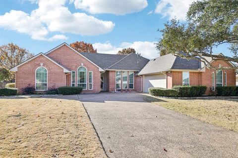 Photo of 303 James Drive, Heath, TX 75032 (MLS # 21136719)