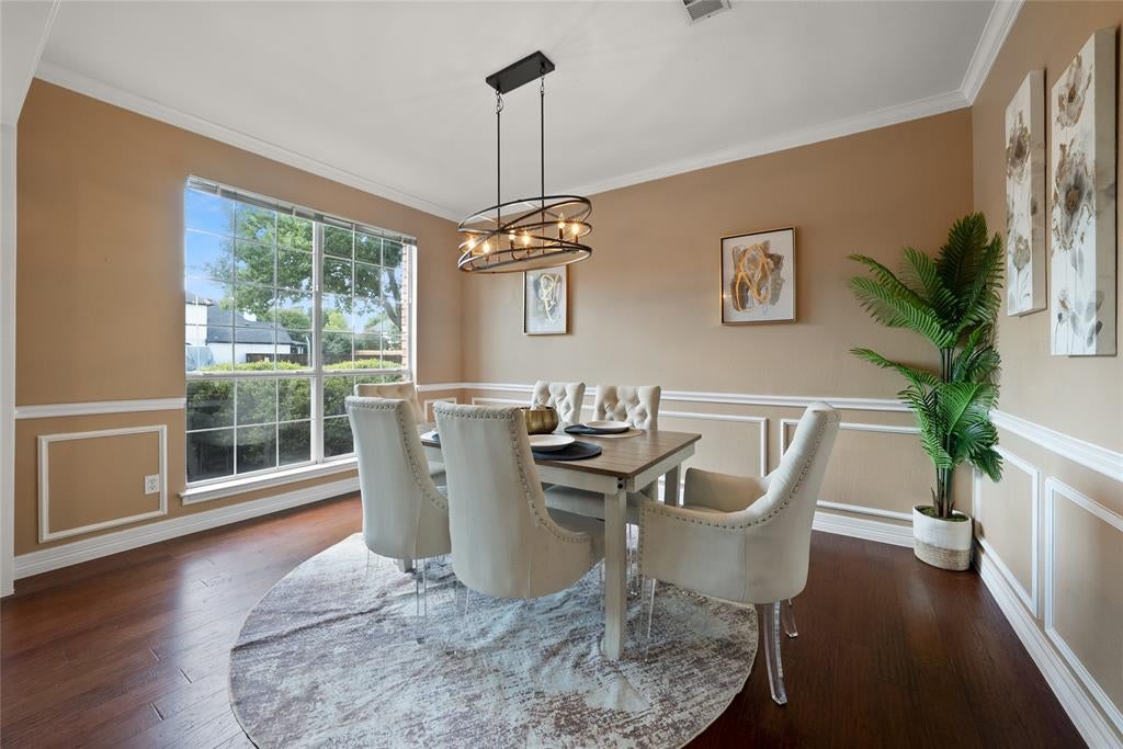 275 Meadowside Drive