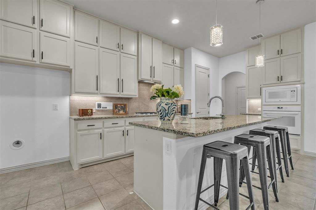 2801 Vista Azul Place 2801