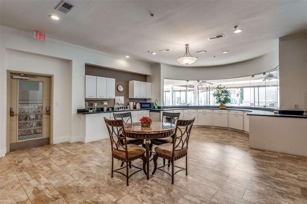 3102 Kings Road 1211
