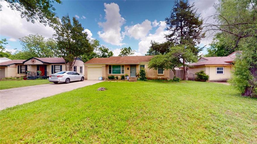 Lot 8, Blk. 14 5361, Eastridge Park There is a beautiful covered patio on the back of the home. It is 35' by 12' and has a section in the back that would be ideal for a hot tub.