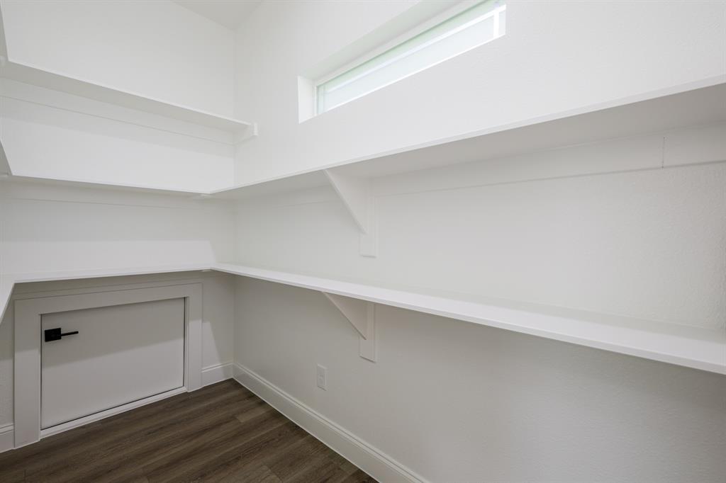 Charli Mo Ests - Residential