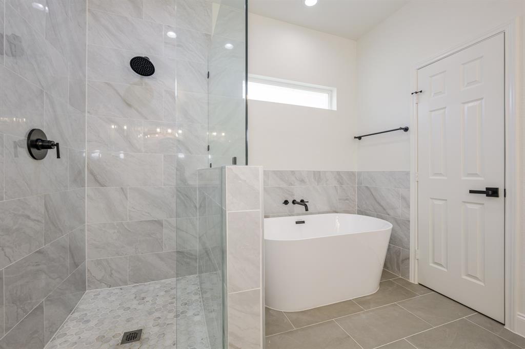 Charli Mo Ests - Residential