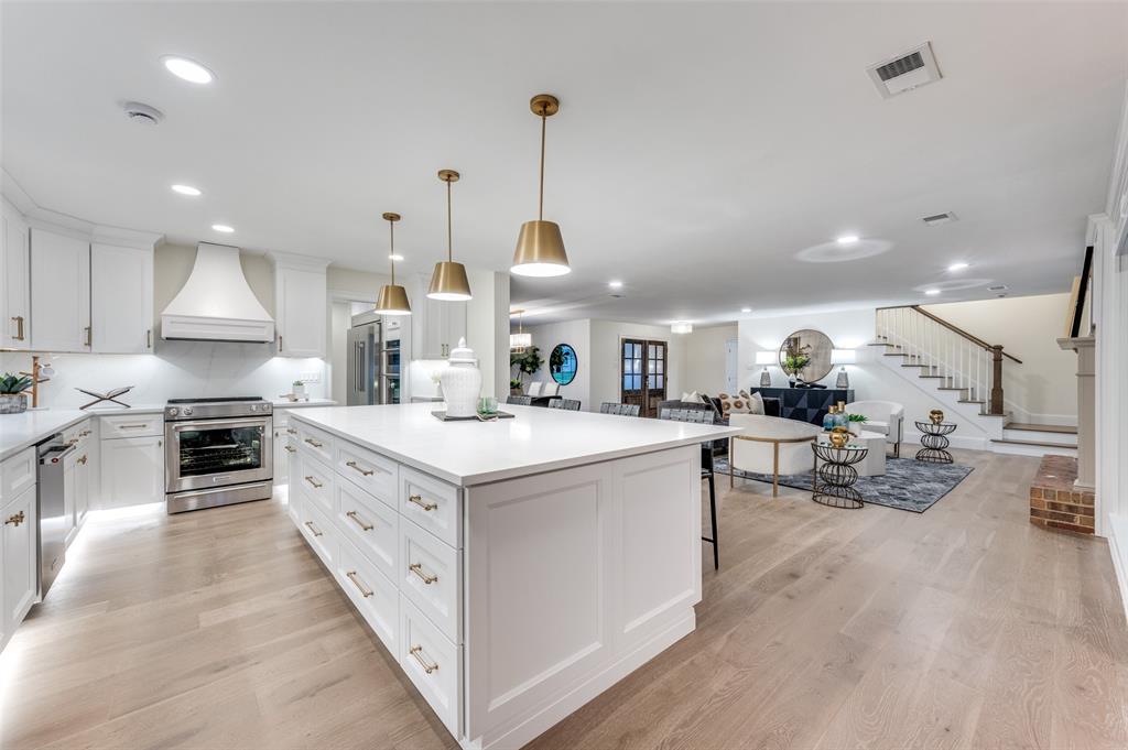 6702 Rolling Vista Drive