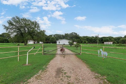 2209 Hare Lane Greenville TX 75402