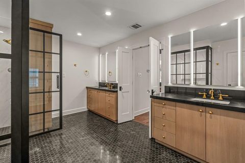 Tiny photo for 3913 Hamilton Avenue, Fort Worth, TX 76107 (MLS # 21101034)