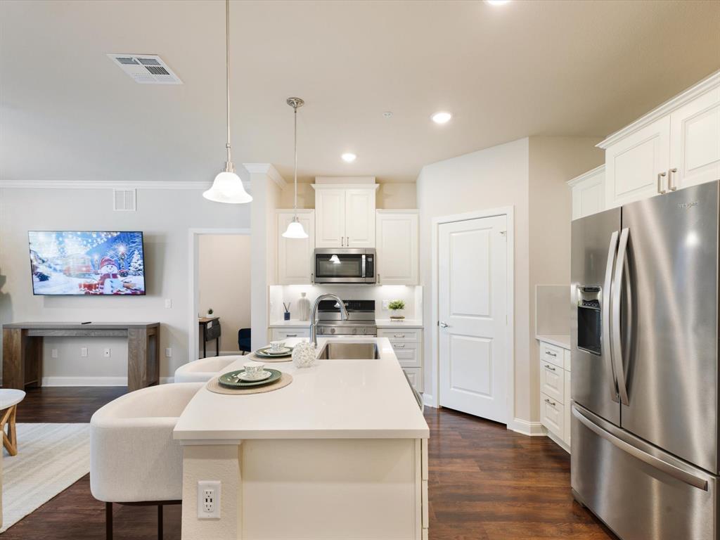 153 Enterprise Drive 1640