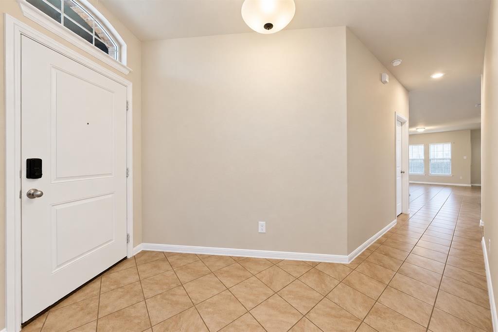 228 Foxhunter Street