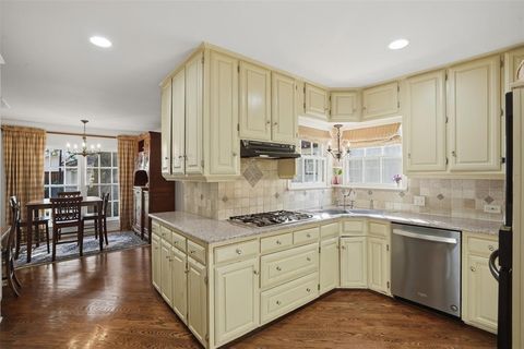 Tiny photo for 4421 Mockingbird Lane, Highland Park, TX 75205 (MLS # 21189219)