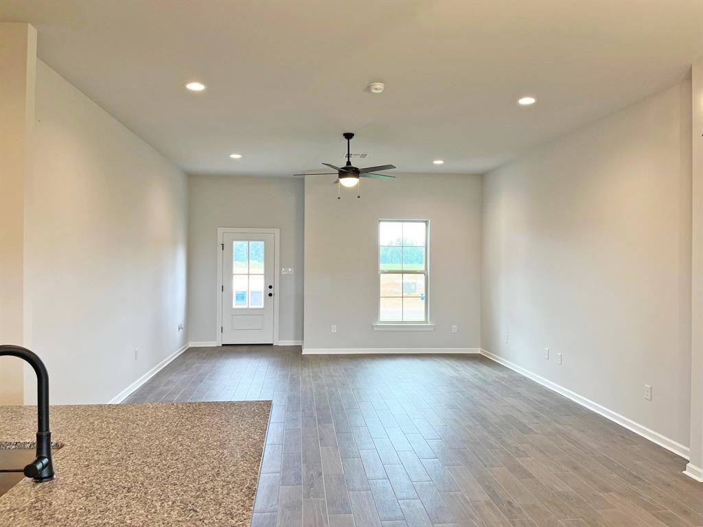 192 Berkshire Place - Photo 2