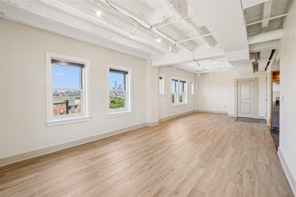 329 E Colorado Boulevard 605