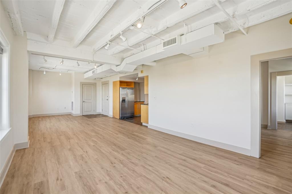 Lake Cliff Tower Condominiums - Residential