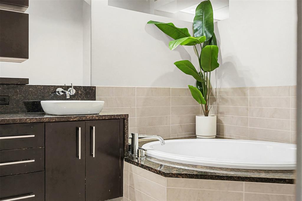 One Montgomery Plaza Residence Condo - Residential