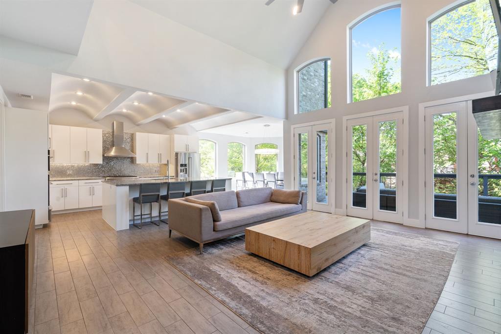 2715 White Oak Drive