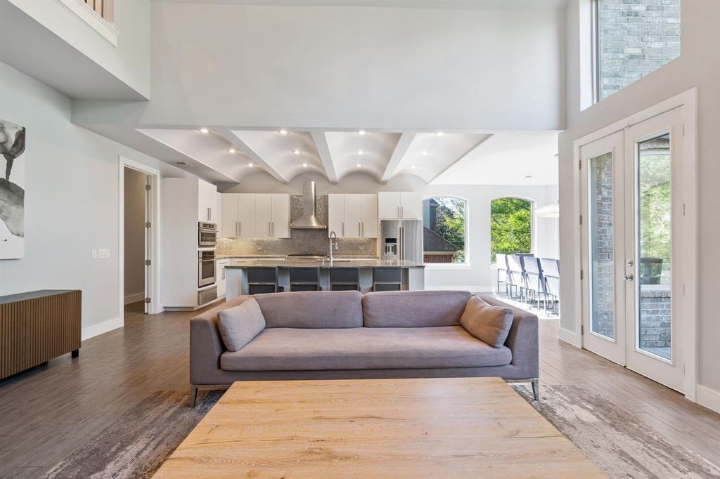 2715 White Oak Drive