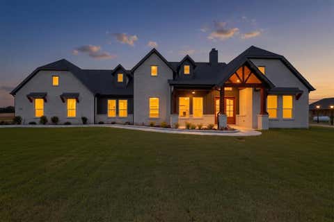 Photo of 176 County Road 4615, Wolfe City, TX 75496 (MLS # 21312045)