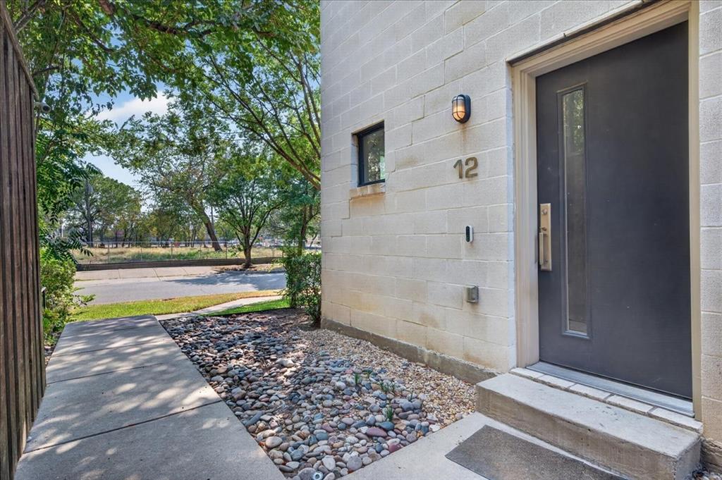 3930 Bowser Avenue 12