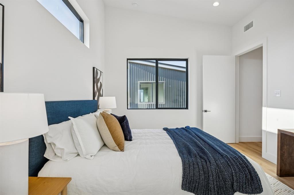 Hoods J T - Residential Income