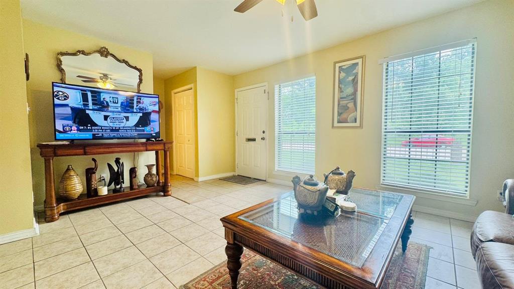 1820 E Kings Highway 13