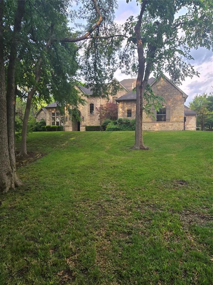 This property offers amenities one would expect in an executive home and community. From multiple living areas
including a theatre to the chef-friendly design kitchen with dual drawer dishwashers, features abound throughout the
house. The home sits in a spectacular setting with trees and a large back yard, This is a must see house to appreciate
the custom design at this price point.