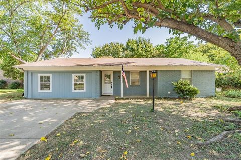 756 NW Wood Street Burleson TX 76028
