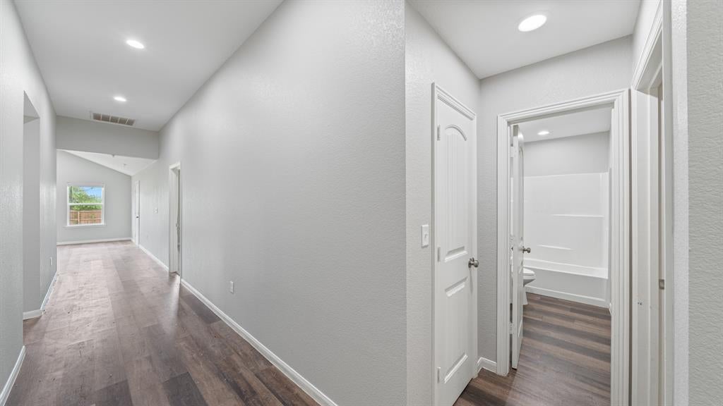 207 E Mccoulskey Street - Photo 3