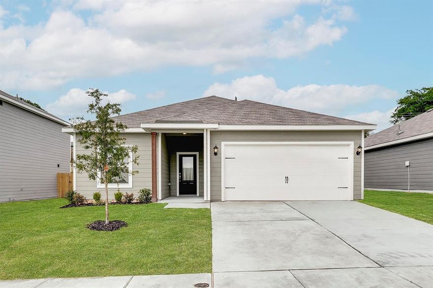 Blanco – 1 story, 3-bed, 2-bath, 1,316 sqft! The one-story Blanco plan has three bedrooms, two baths, a huge family room and an open-concept layout. In the kitchen, enjoy spacious granite countertops, a large center island, beautiful wood cabinets and energy-efficient, Whirlpool® appliances. Whether you are cooking weeknight for your family or Thanksgiving dinner for friends, the kitchen of the Blanco is ready for it! Other upgrades around this wonderful home include a programmable thermostat, a Wi-Fi-enabled garage door opener and much more! These upgrades come at no extra cost to you and further complement the design of this new construction home. The Blanco plan offers plenty of space for your family, all conveniently located on one story. Enjoy the convenience of single-story living, while still having the space for your family to grow and create memories.