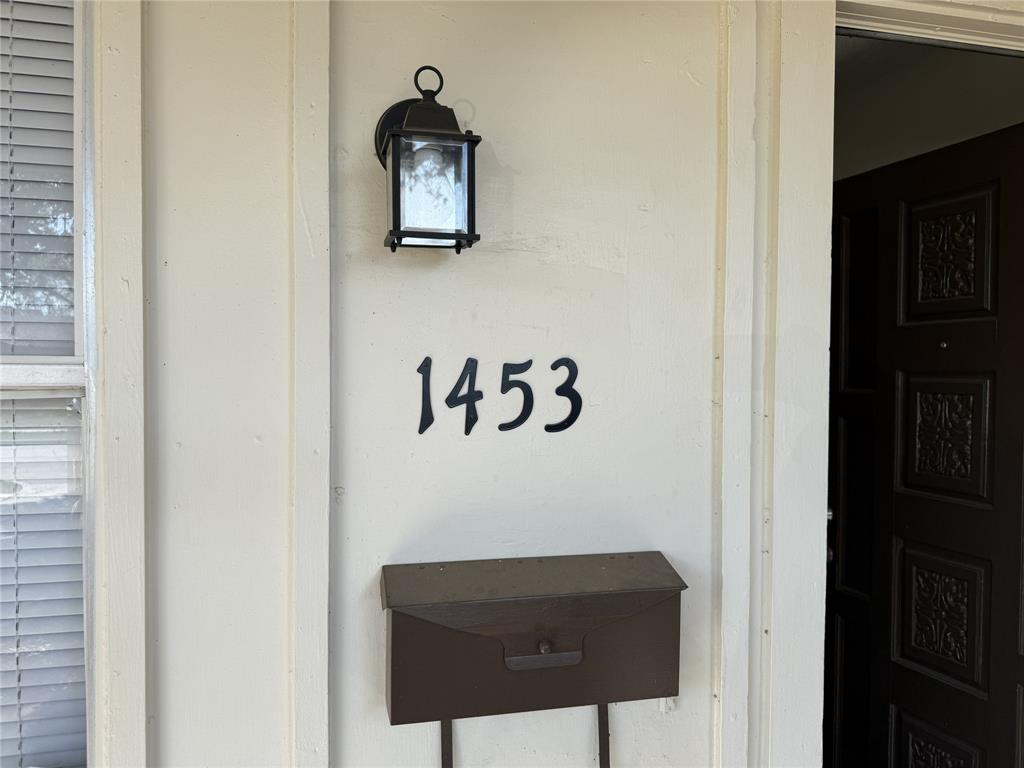 1453 Shorecrest Drive