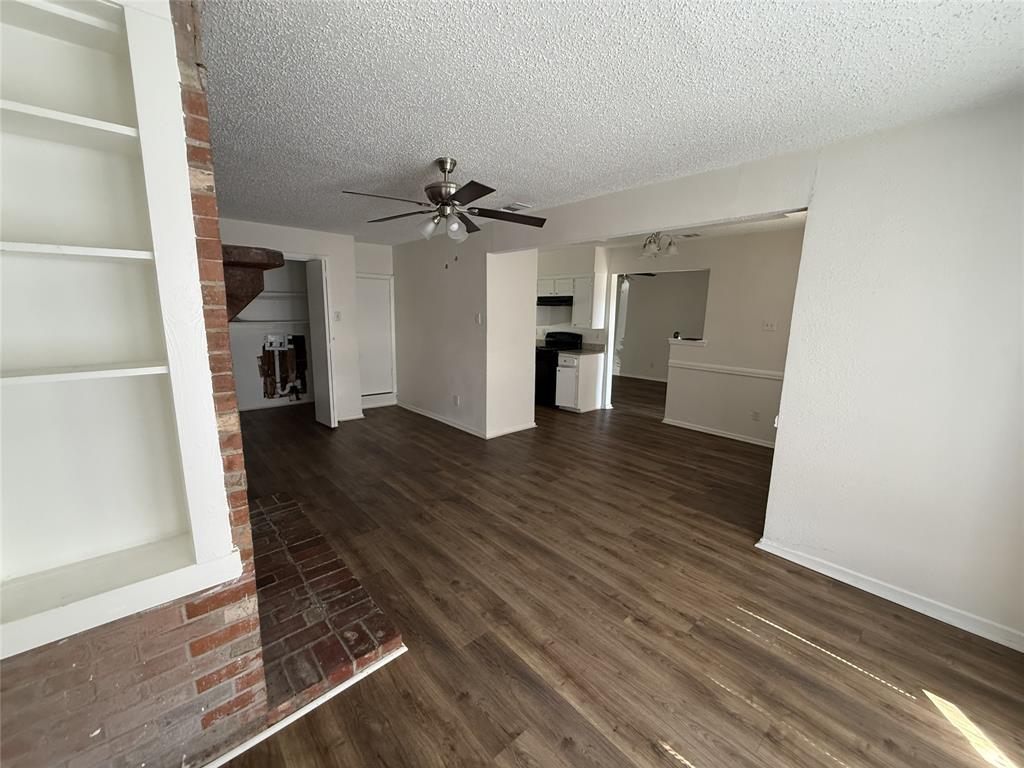 1453 Shorecrest Drive