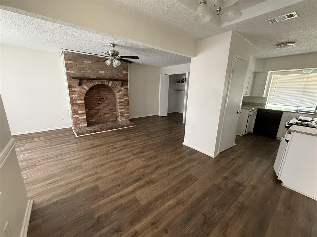 1453 Shorecrest Drive
