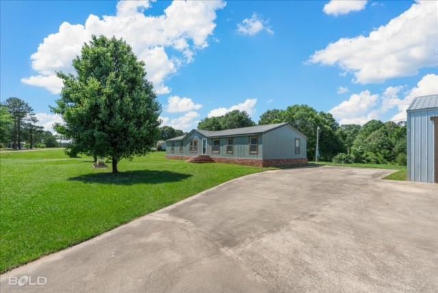 8702 Pinehaven
