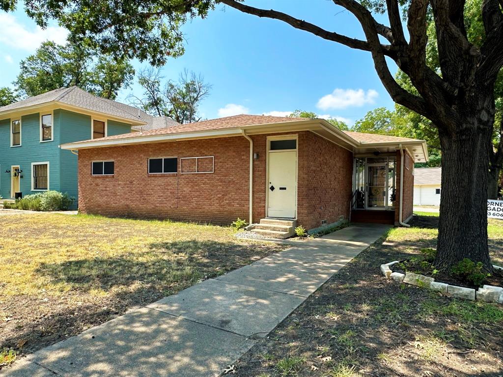 1104 W Jefferson Boulevard