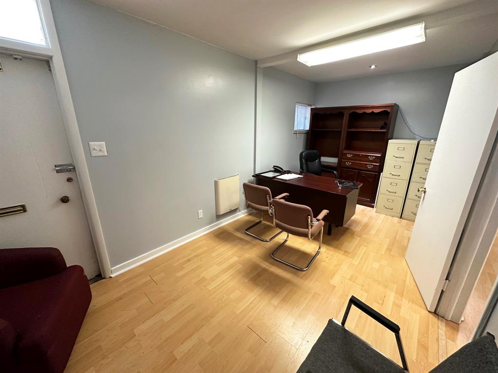 1104 W Jefferson Boulevard